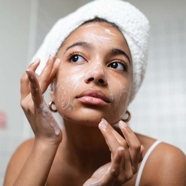 Read more about the article Top 6 Best Organic Face Masks to Elevate Your Skincare Routine